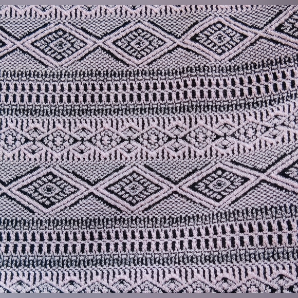 Lilac Pattern Crop Top - Picture 5 of 7